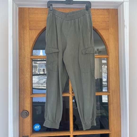 BCBGMAXAZRIA Army Green Cain Jogger Pants Size Medium - Picture 3 of 7